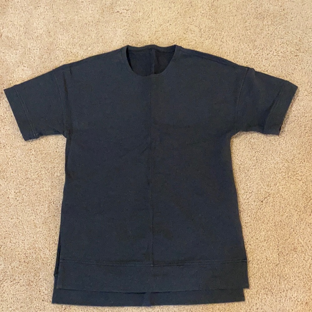 Lululemon top! Like new! Worn once! Sz 6 blue